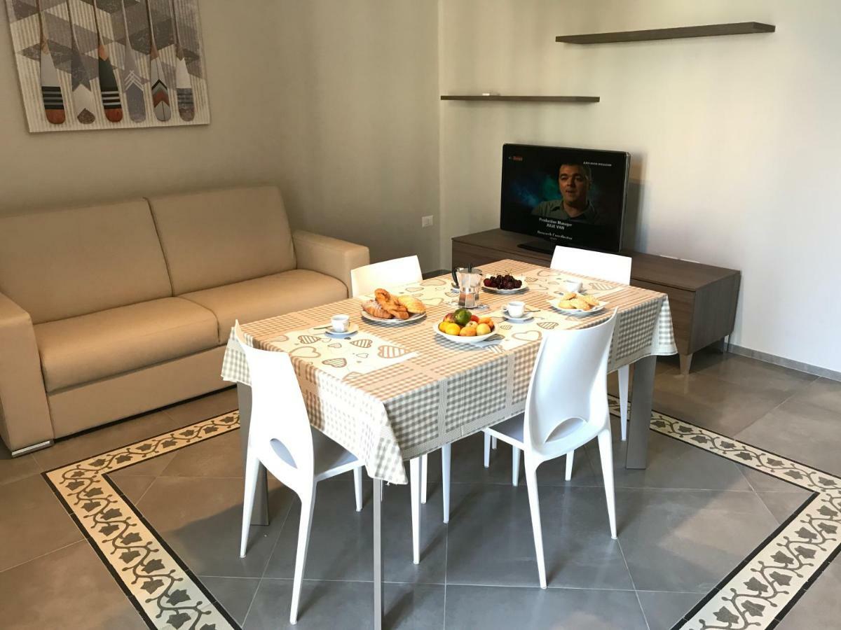 Casa Vacanze La Scalinata 比谢列 外观 照片