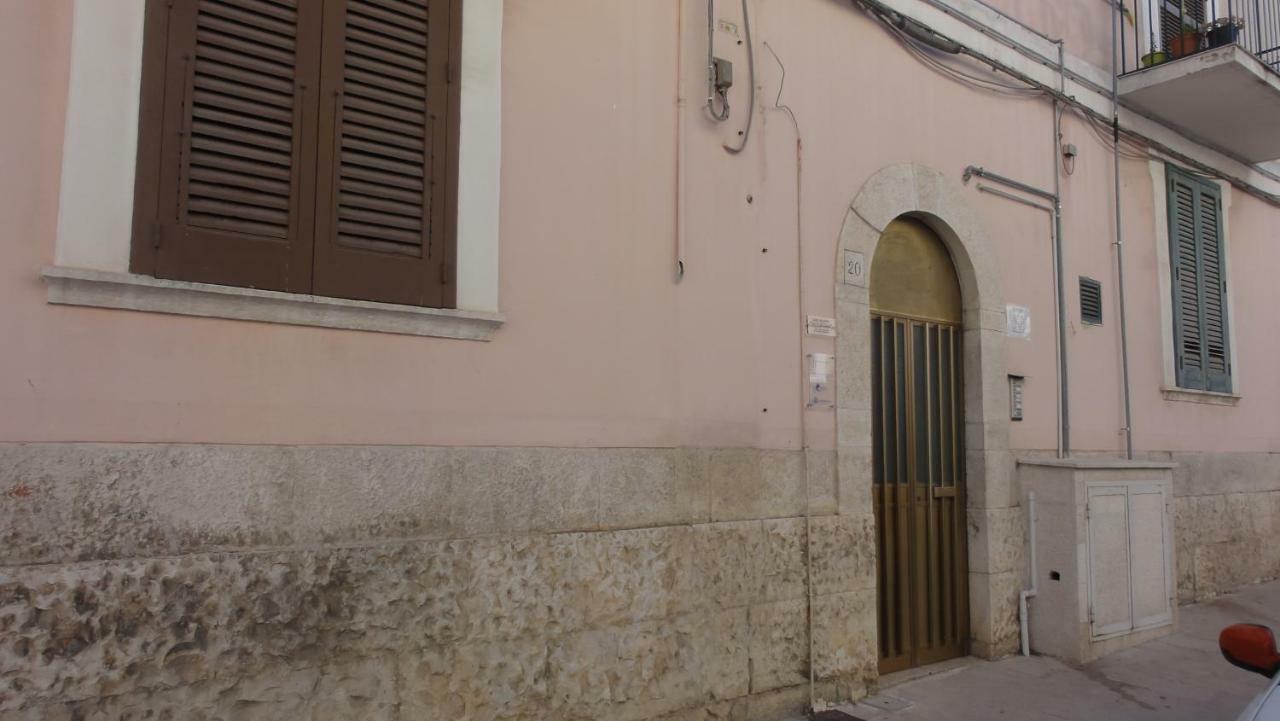 Casa Vacanze La Scalinata 比谢列 外观 照片